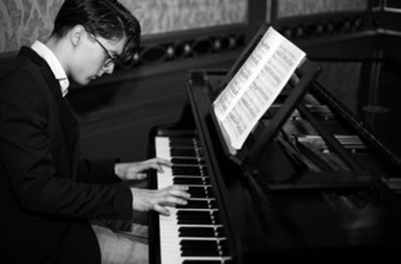 Sem Kramer Artist Profile Photo